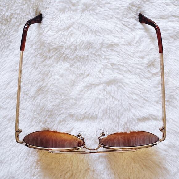 Doug Brown W/ Gold Rim Aviator Sunglasses - Picture 4 of 12